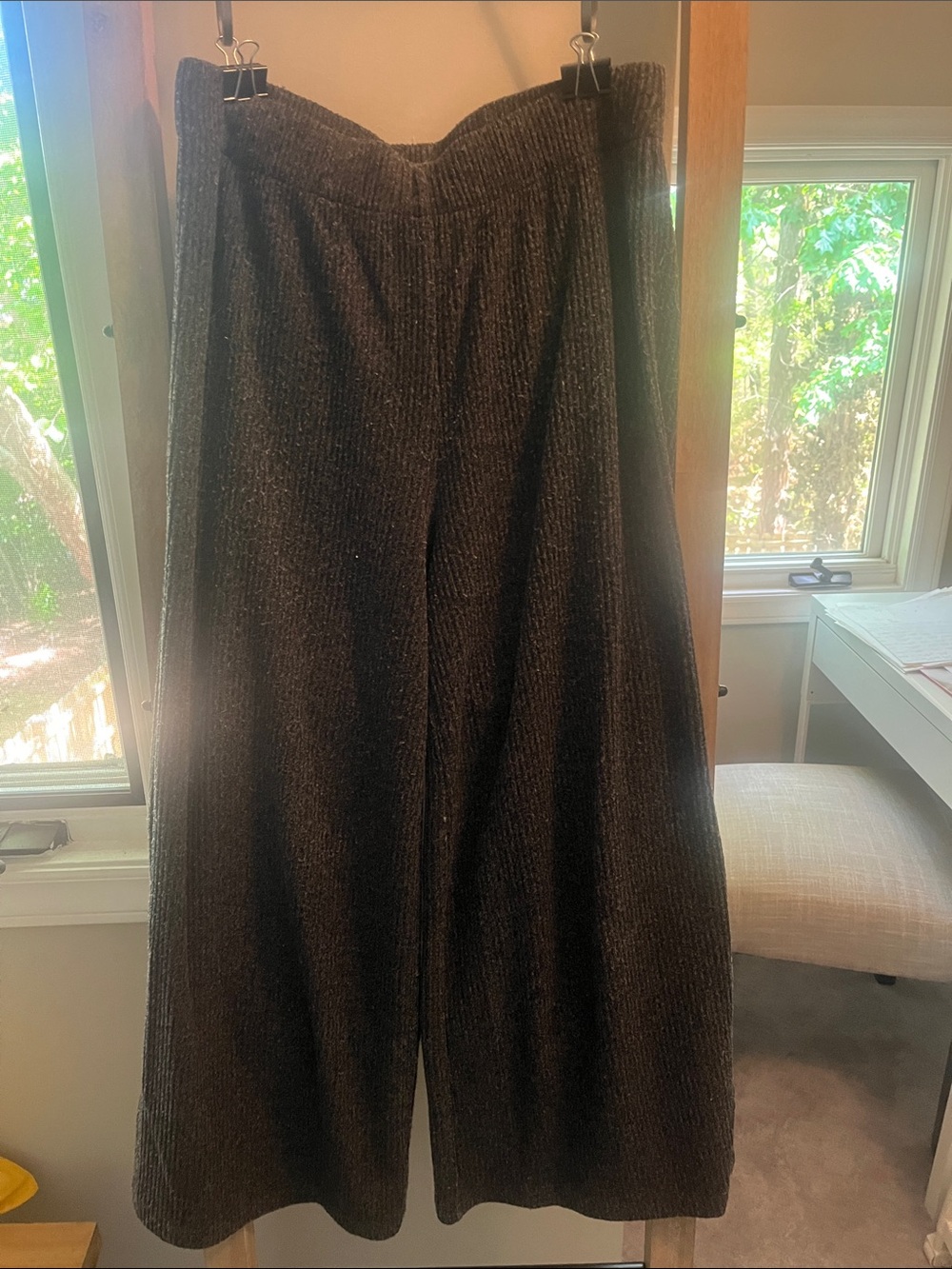 Wide-Leg Ribbed Knit Pants in Dark grey